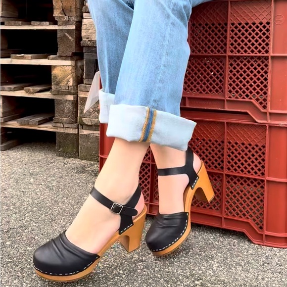 Anthropologie Swedish Hasbeens Wrinkled Black Sandal Best Style🌈 ♥️ - Picture 3 of 9